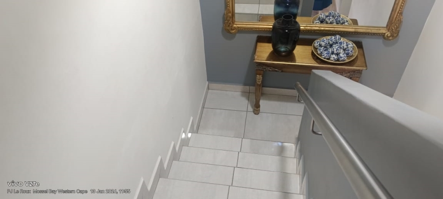 To Let 4 Bedroom Property for Rent in Hartenbos Central Western Cape